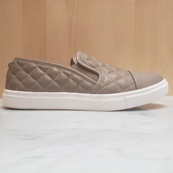 STEVE MADDEN Quilted Slip On Loafer - Picture 3 of 6